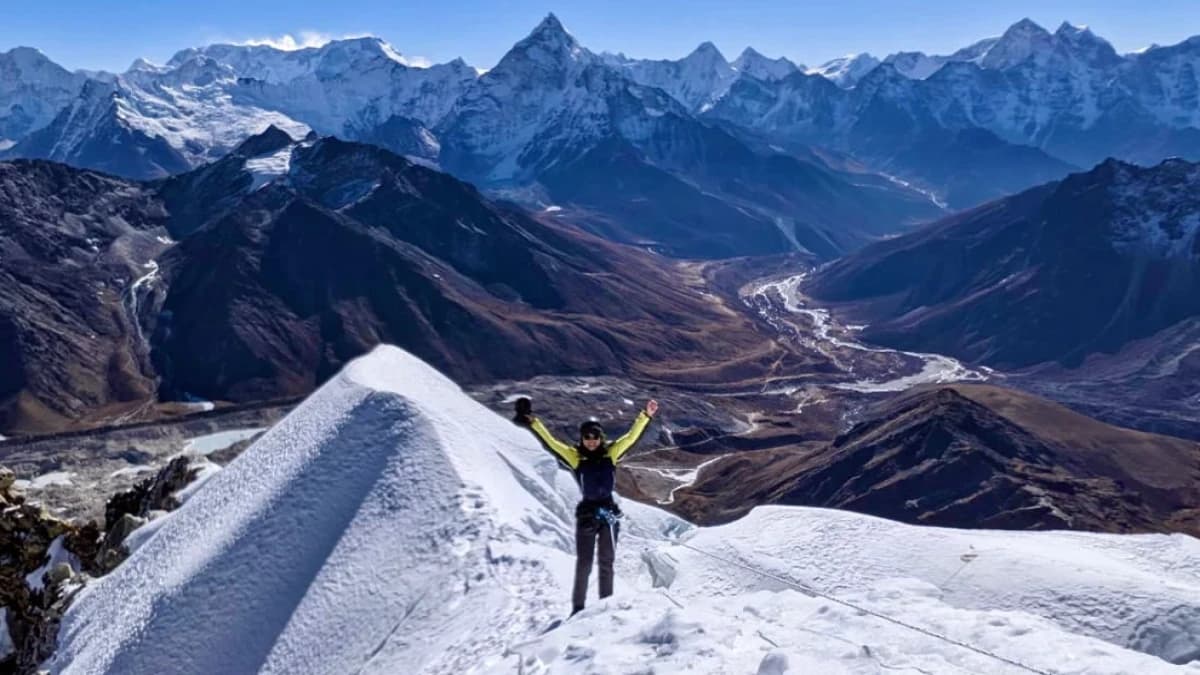 Lobuche Peak climbing