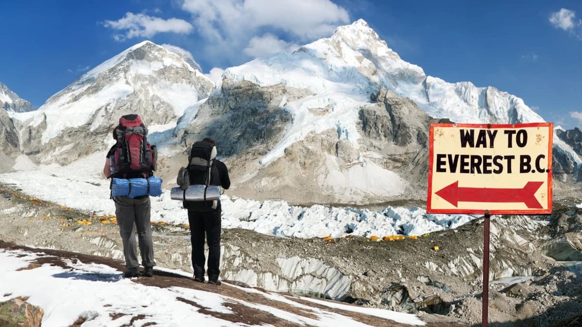 A picture displaying the luxary everest base camp trek