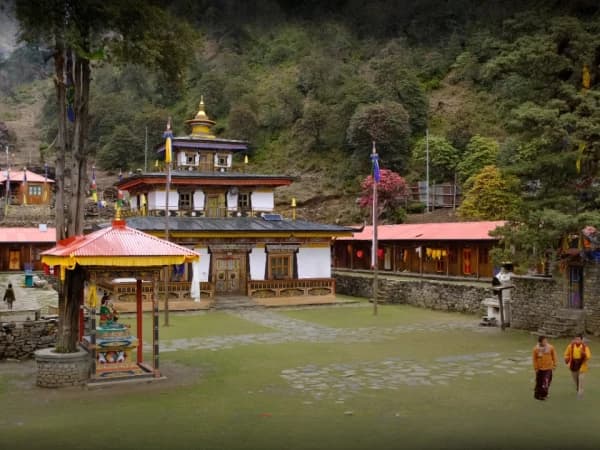 Serang Minastery Tsum Valley
